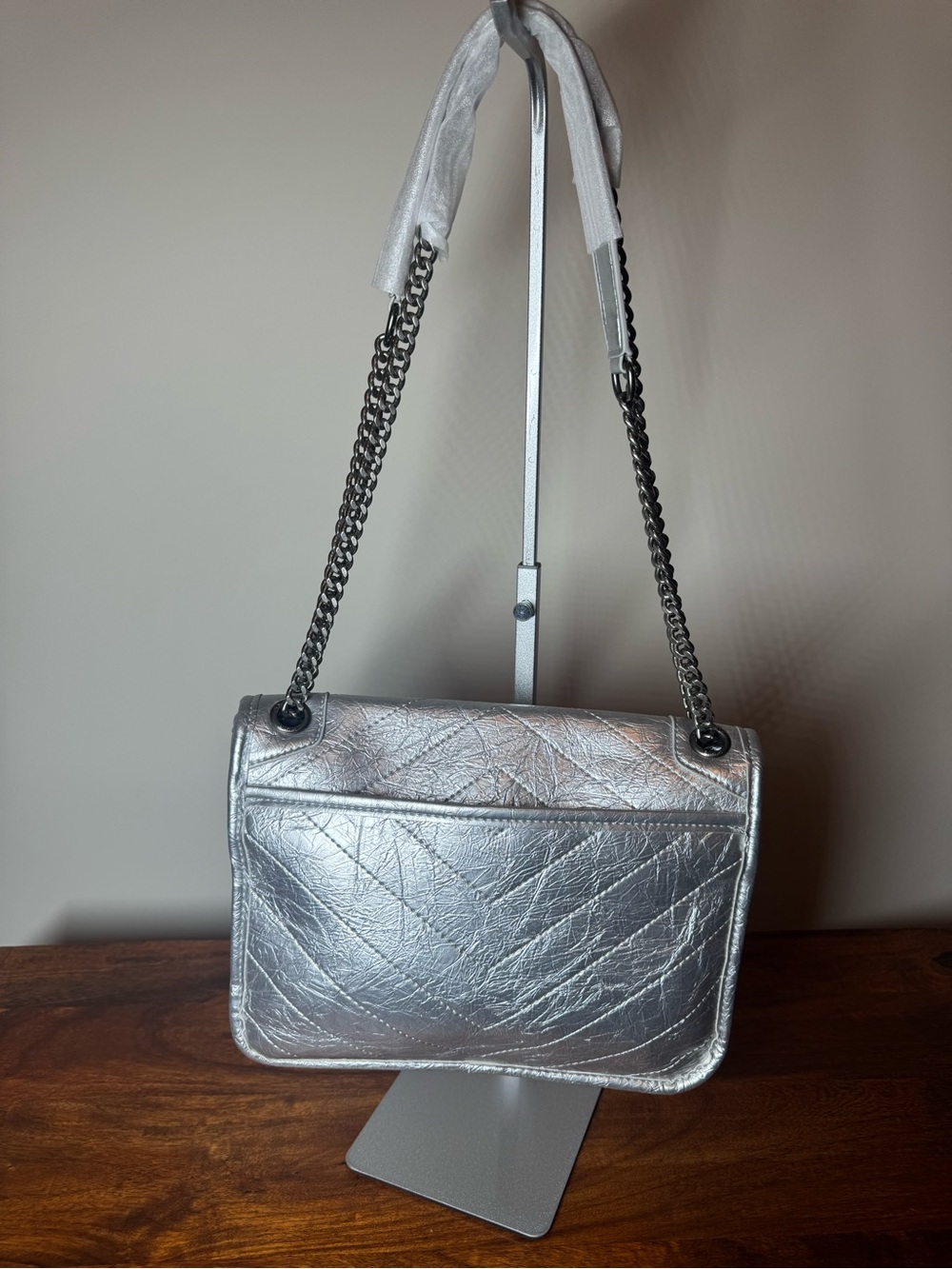 Silver Shoulder Bag; No Brand - Picture 6 of 8